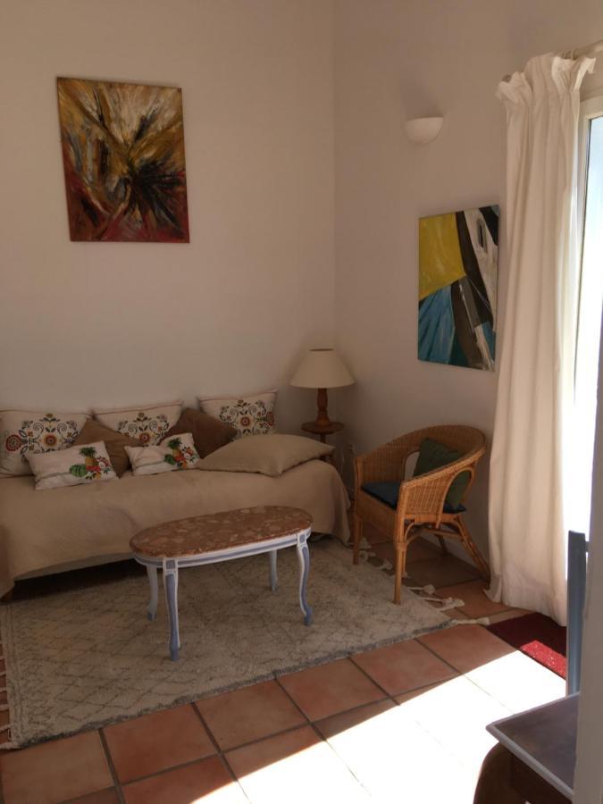 La Tangana Bed & Breakfast Rognes Екстериор снимка